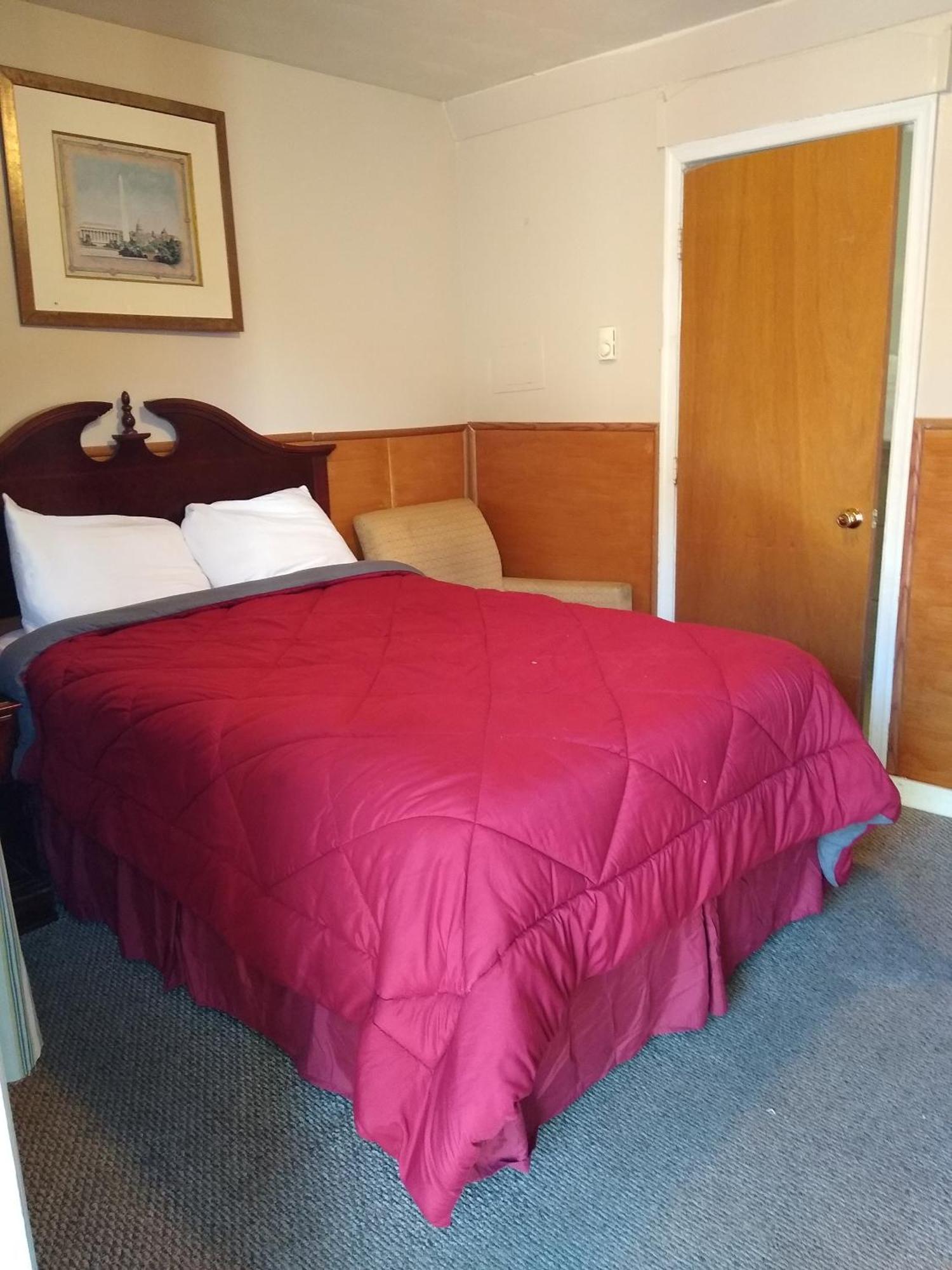 Clarysville Motel Frostburg Room photo